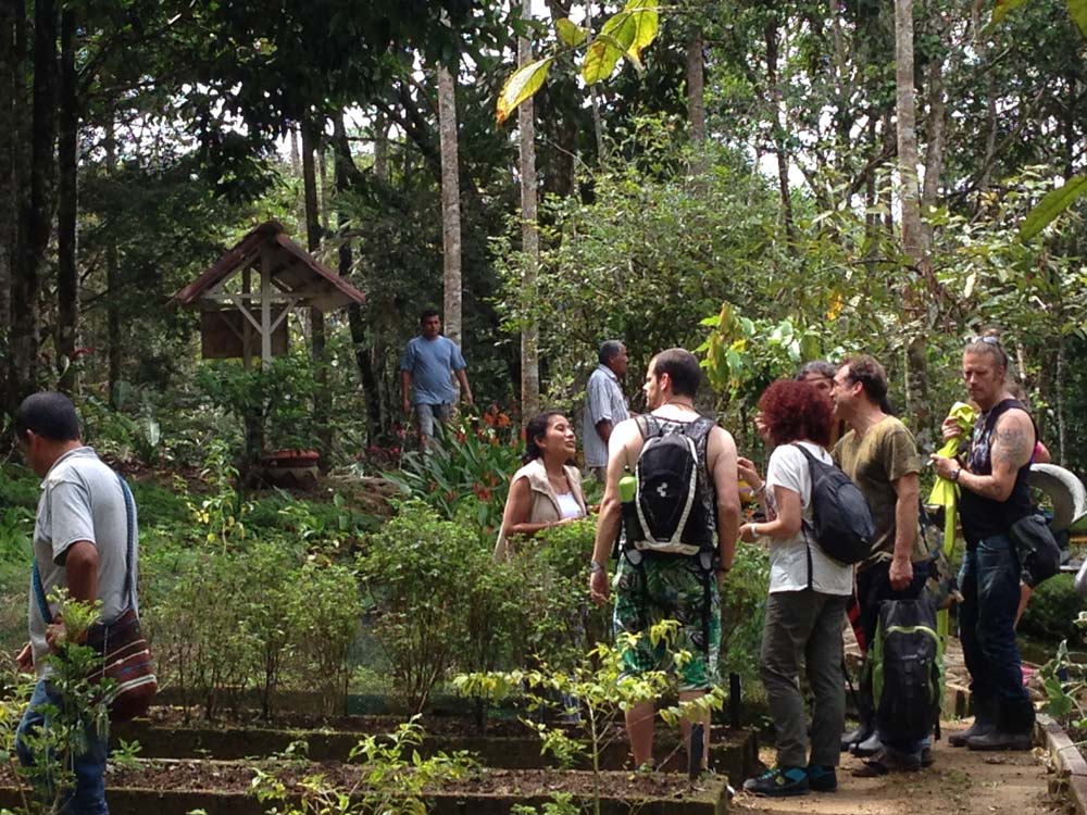 Excursion to the Amazonian Experimental Centre, with Don Victoriano and Grandfather Laureano. Photo © El Mundo Magico