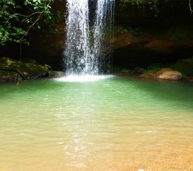 Visiting a wonderful secluded waterfall during the Yage retreat. Photo © El Mundo Magico