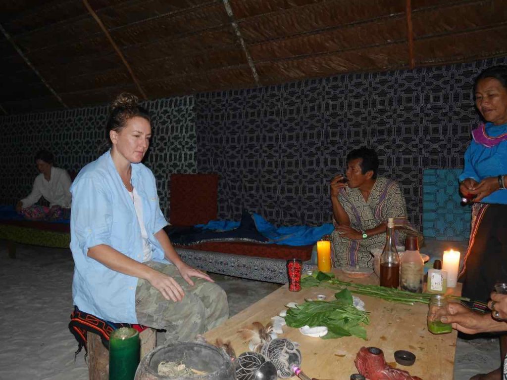 Toé (Brugmansia sp.) ceremony at night, with Don Guido.